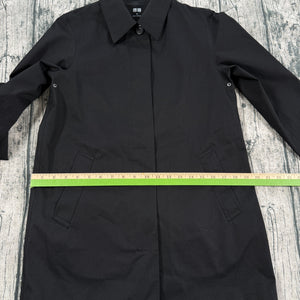UNIQLO Black Minimalist Rain Coat Button Front Lightweight Women’s XS