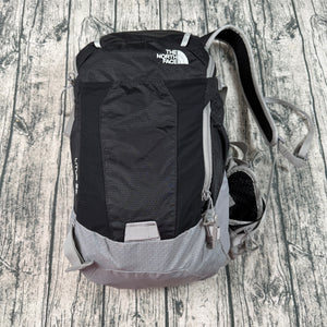 The North Face Litus 22 Backpack Black Gray Hiking Daypack Nylon L/XL